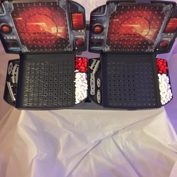 Battleship The Classic Naval Combat Game - Picture 7 of 9